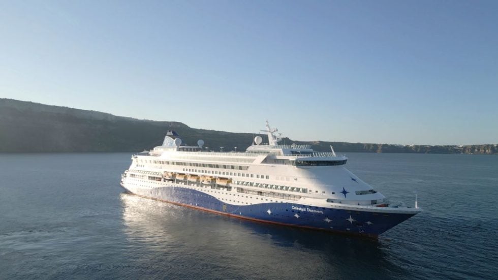 Τουλάχιστον έξι κρουαζιερόπλοια με χιλιάδες τουρίστες ακινητοποιημένα στα Εμιράτα